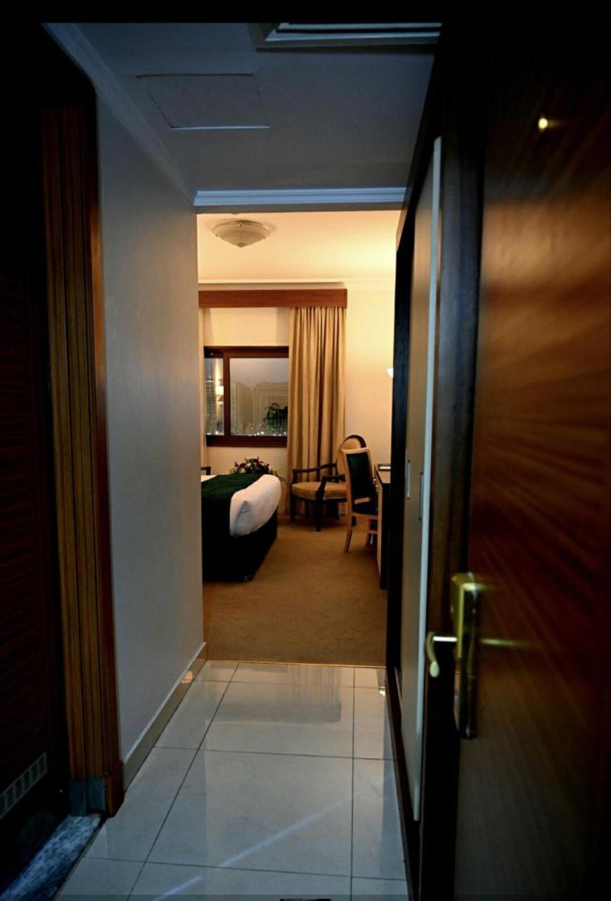 אל-מדינה One Inn Hotel מראה חיצוני תמונה