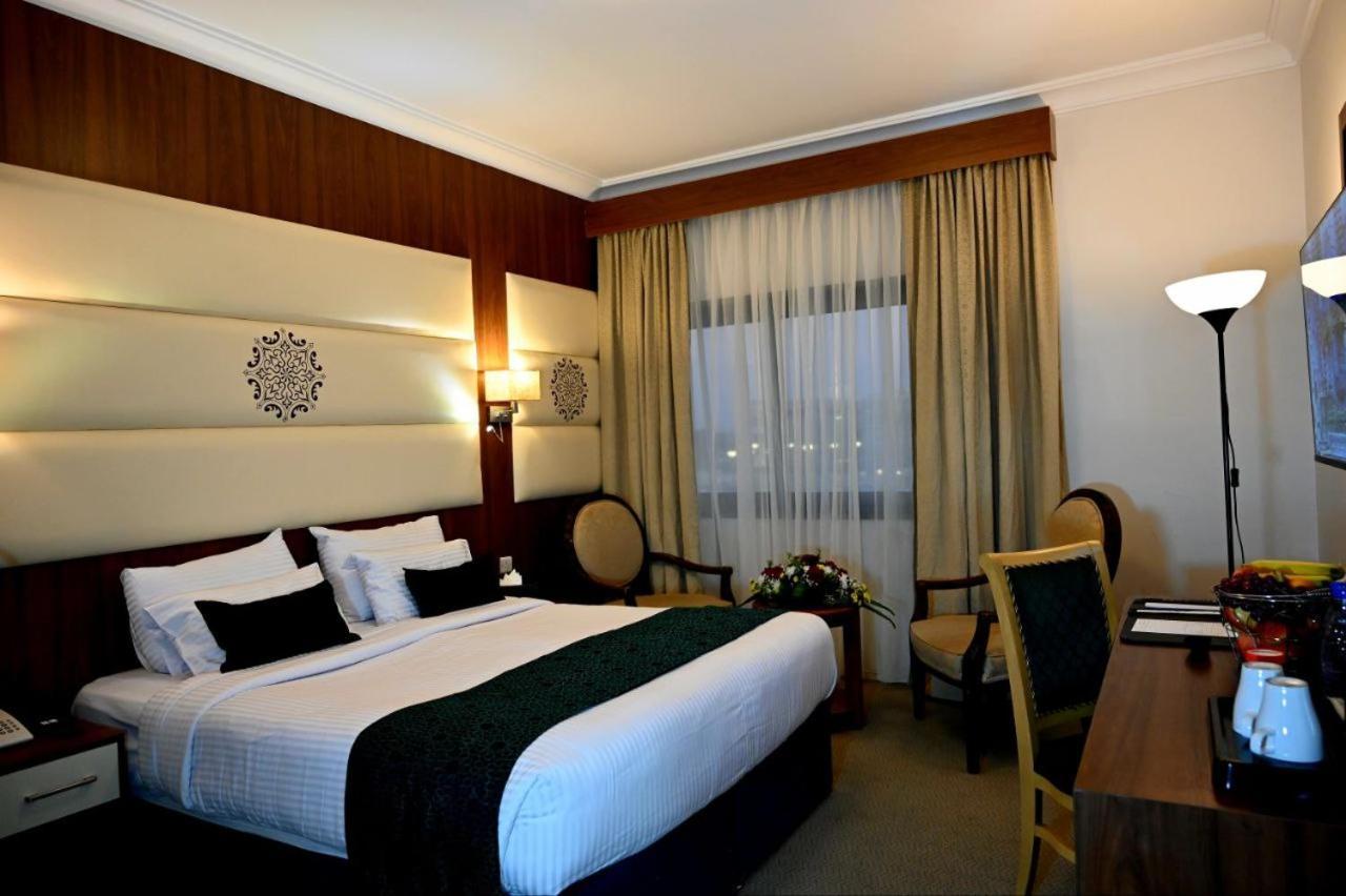 אל-מדינה One Inn Hotel מראה חיצוני תמונה